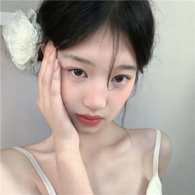 接近无限的白